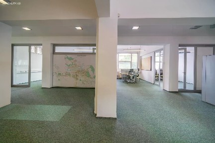 Pronájem kanceláře 243 m²