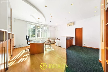 Pronájem kanceláře 151 m²