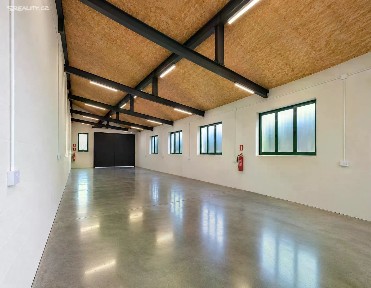 Pronájem skladového prostoru 137 m²
