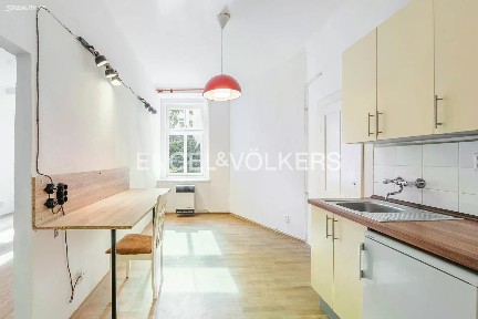 Pronájem bytu 1+1 45 m²