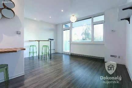 Pronájem bytu 1+kk 27 m²