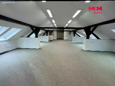 Pronájem kanceláře 150 m²