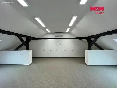 Pronájem kanceláře 277 m²