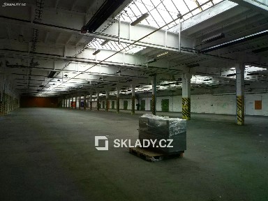 Pronájem skladového prostoru 2700 m²