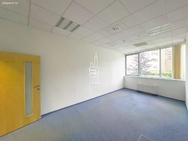 Pronájem kanceláře 235 m²