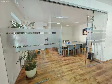 Pronájem kanceláře 373 m²