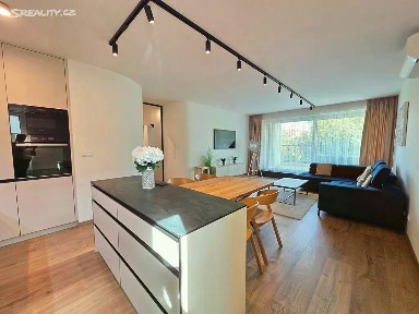 Pronájem bytu 3+kk 91 m²