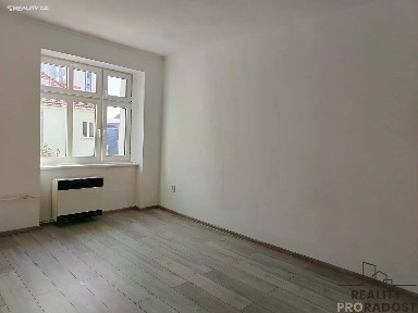 Pronájem bytu 1+1 42 m²