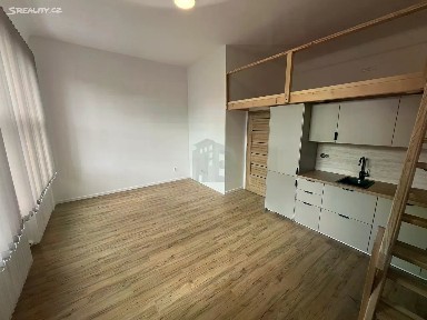 Pronájem bytu 1+kk 35 m²