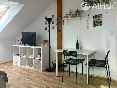 Pronájem bytu 1+kk 37 m²