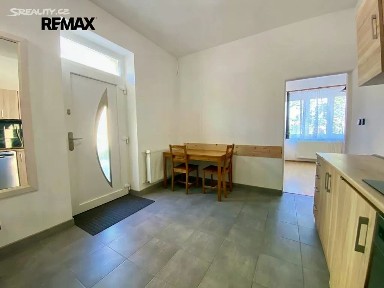 Pronájem bytu 1+1 37 m²