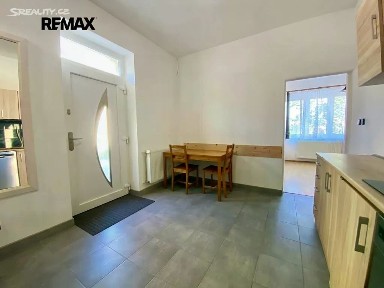 Pronájem bytu 1+1 37 m²