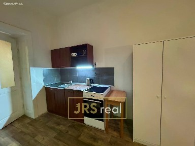 Pronájem bytu 1+kk 32 m²