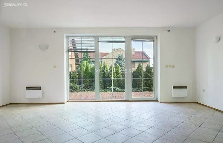 Pronájem vily 250 m², pozemek 383 m²