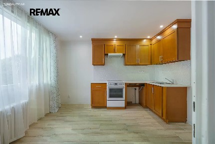 Pronájem bytu 1+1 37 m²