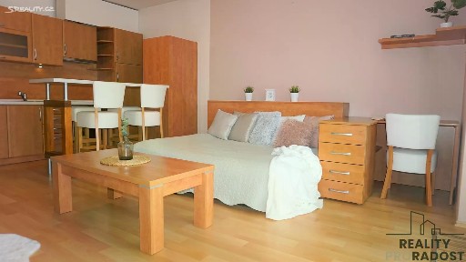 Pronájem bytu 1+kk 44 m²