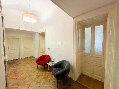 Pronájem kanceláře 135 m²