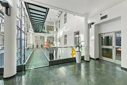 Pronájem kanceláře 1120 m²