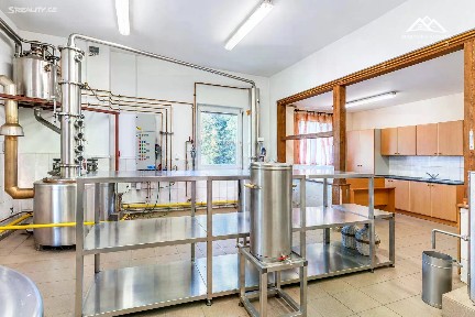 Pronájem výrobní haly, prostoru 266 m²