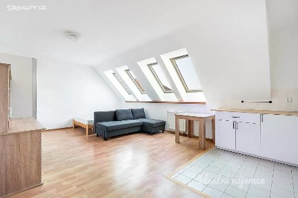 Pronájem bytu 1+kk 38 m²