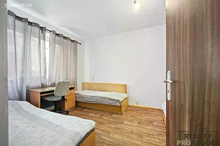 Pronájem bytu pokoje 30 m²