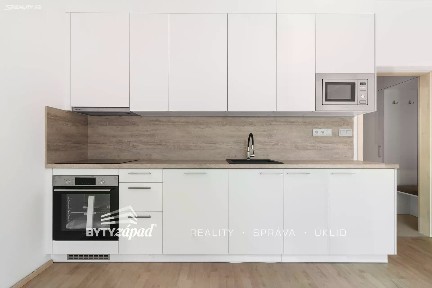 Pronájem bytu 1+kk 36 m²