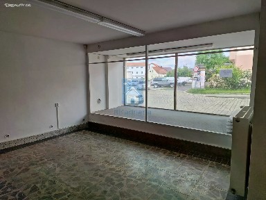 Pronájem skladového prostoru 285 m²