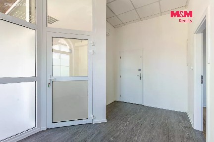 Pronájem obchodního prostoru 53 m²
