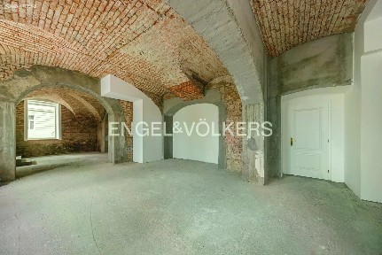 Pronájem obchodního prostoru 335 m²