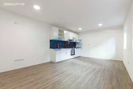 Pronájem bytu 4+kk 90 m²
