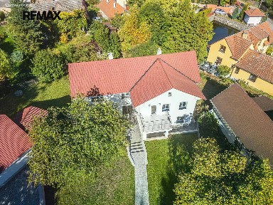 Prodej rodinného domu 186 m², pozemek 1514 m²