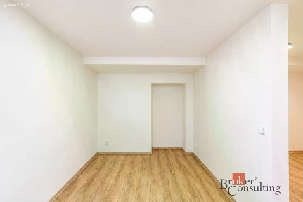 Pronájem bytu 1+kk 28 m²