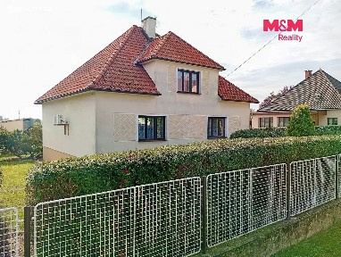 Prodej rodinného domu 246 m², pozemek 1783 m²