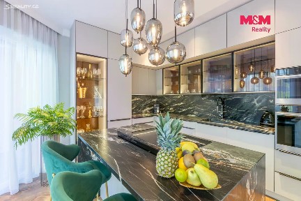 Prodej rodinného domu 203 m², pozemek 1209 m²