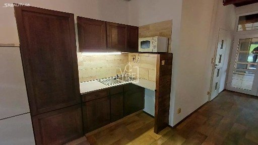 Pronájem bytu 1+kk 30 m²