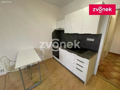 Pronájem bytu 1+kk 28 m²