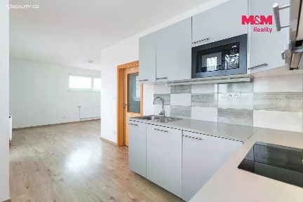 Pronájem bytu 1+kk 38 m²