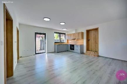 Pronájem bytu 3+kk 61 m²