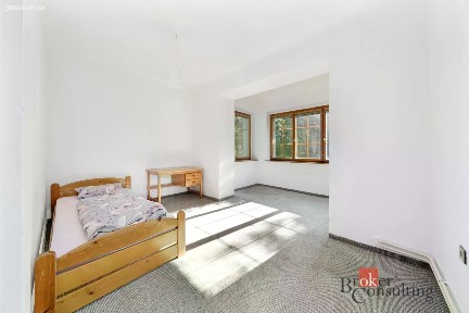 Prodej rodinného domu 436 m², pozemek 1988 m²