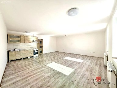Pronájem bytu 1+kk 40 m²