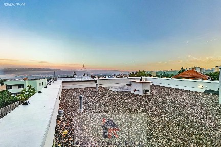 Prodej rodinného domu 325 m², pozemek 472 m²