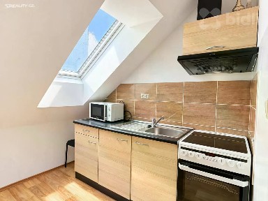 Pronájem bytu 1+1 37 m²