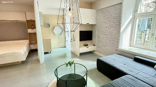 Pronájem bytu 1+1 56 m²