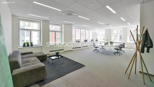 Pronájem kanceláře 453 m²