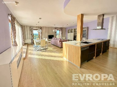 Pronájem bytu 3+kk 153 m²