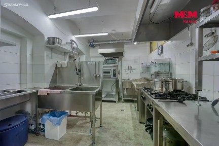 Pronájem obchodního prostoru 100 m²