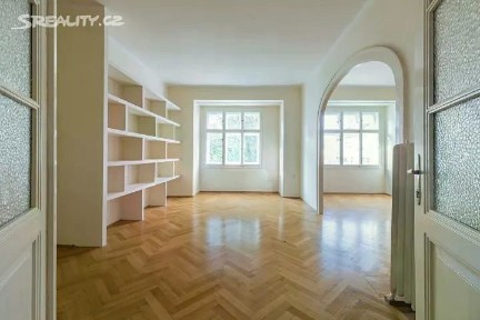 Pronájem rodinného domu 230 m², pozemek 241 m²