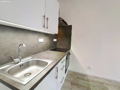 Pronájem bytu 1+kk 27 m²