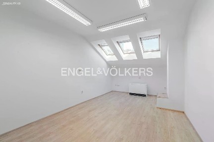 Pronájem kanceláře 72 m²