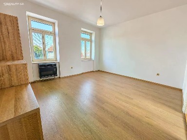 Pronájem bytu 1+1 43 m²